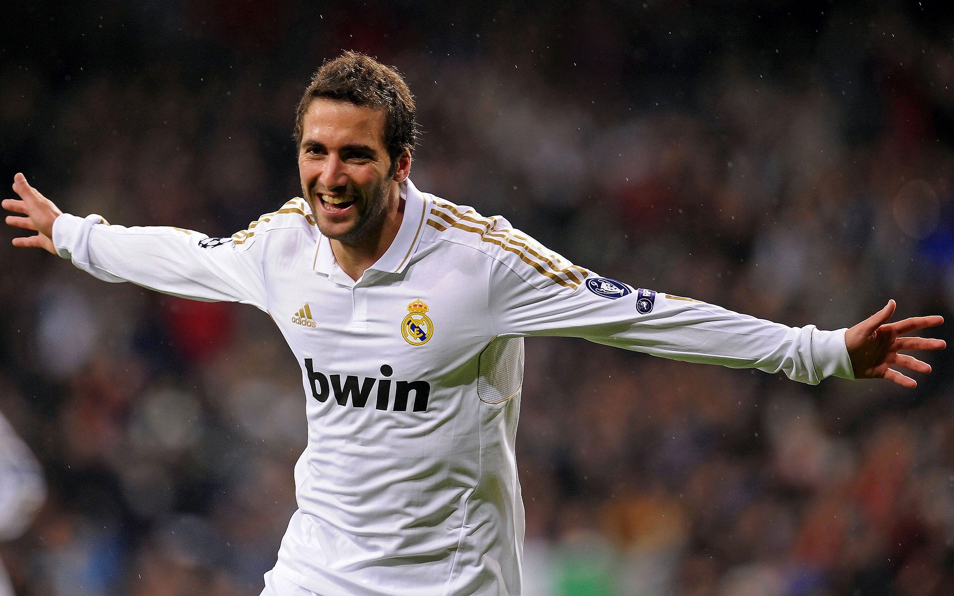 范戴克领袖风范助荷兰取胜，哥斯达黎加终结阿尔及利亚晋级梦—足球之夜的双重奏